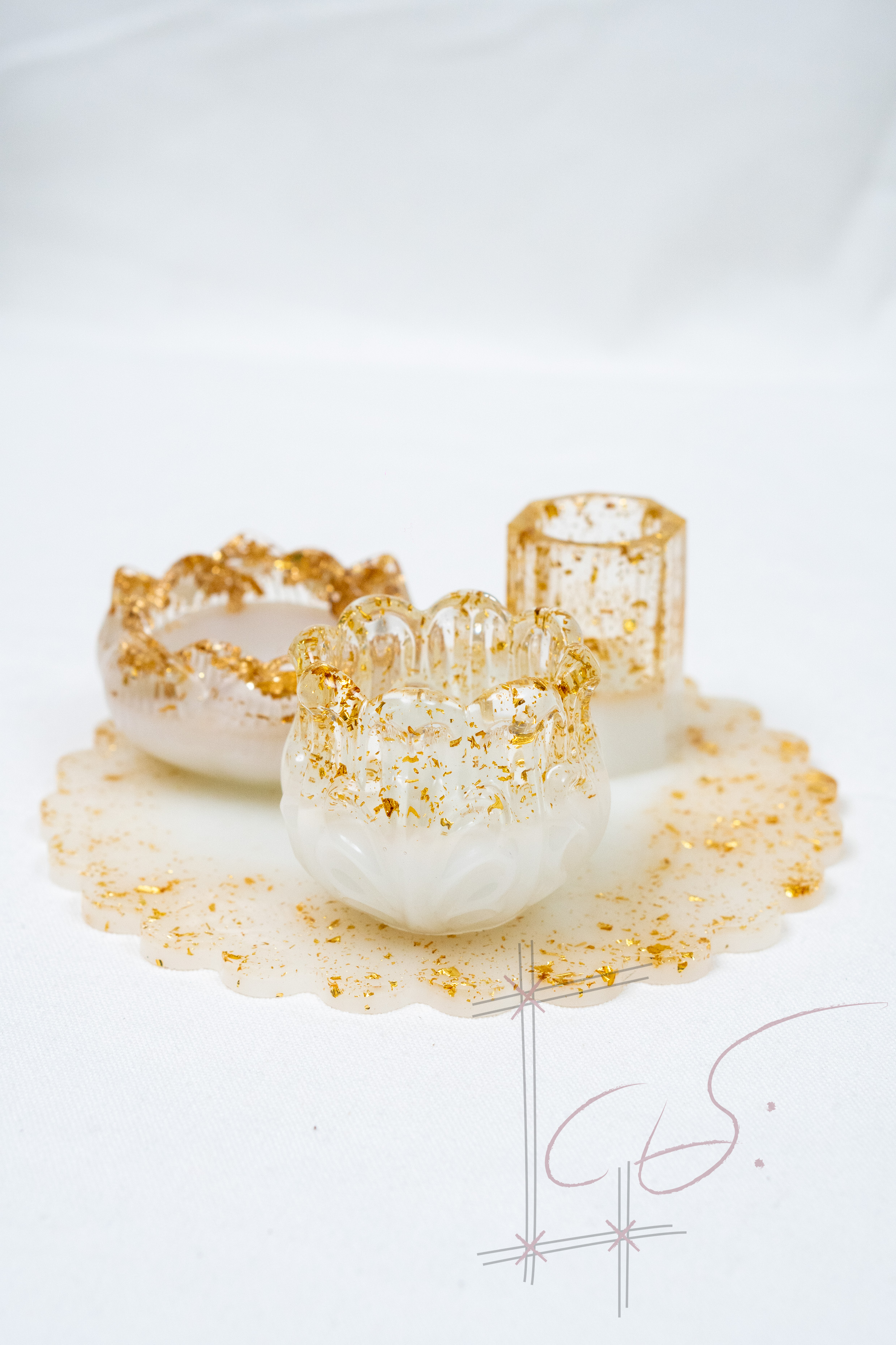 Resin Swan Taw Set