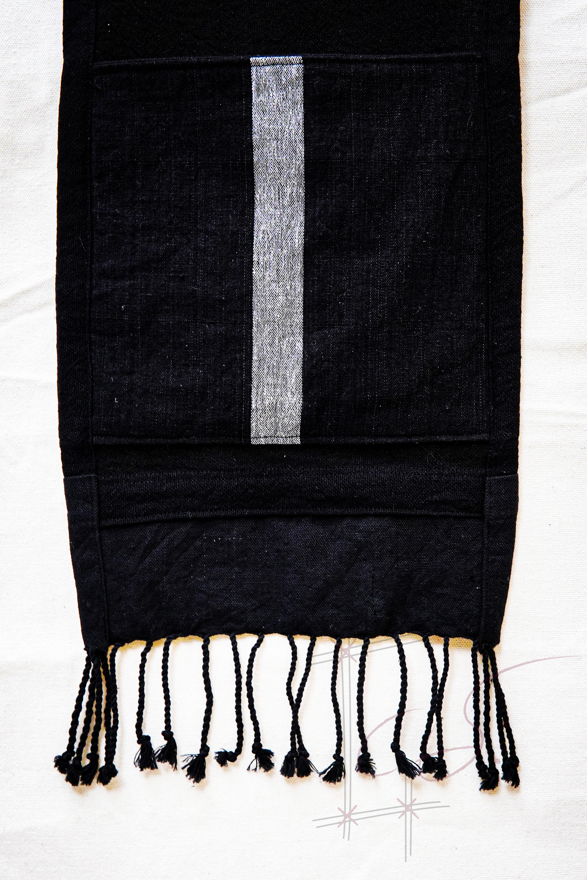 Kayan Wall Hanger