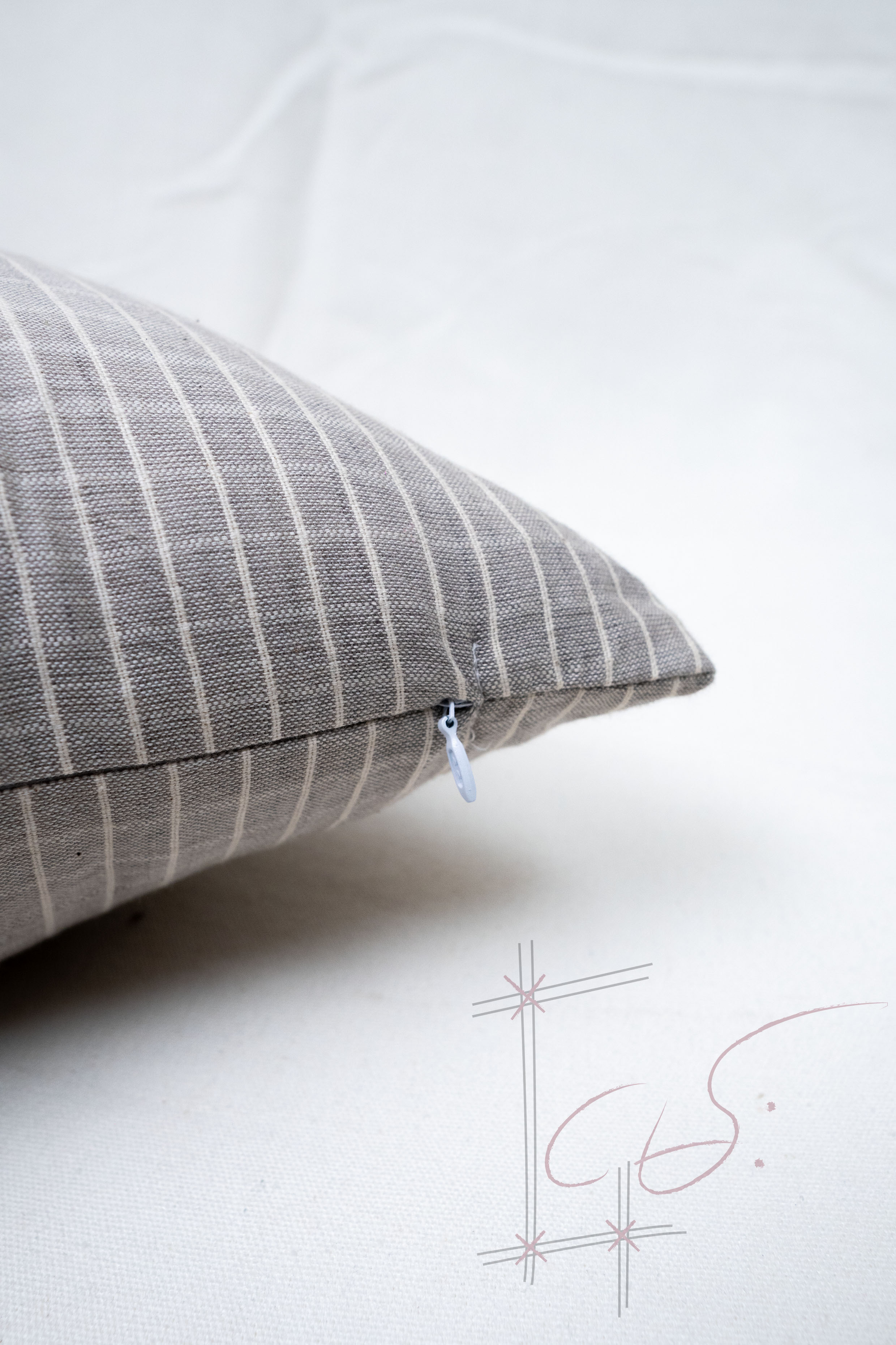 Mono Tone Cushion Cover 2